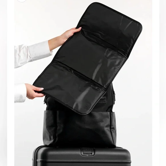 BIES The Backpack Diaper Bag in Black - Picture 7 of 16